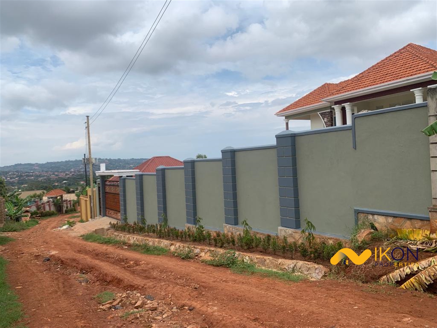 Storeyed house for sale in Seguku Wakiso