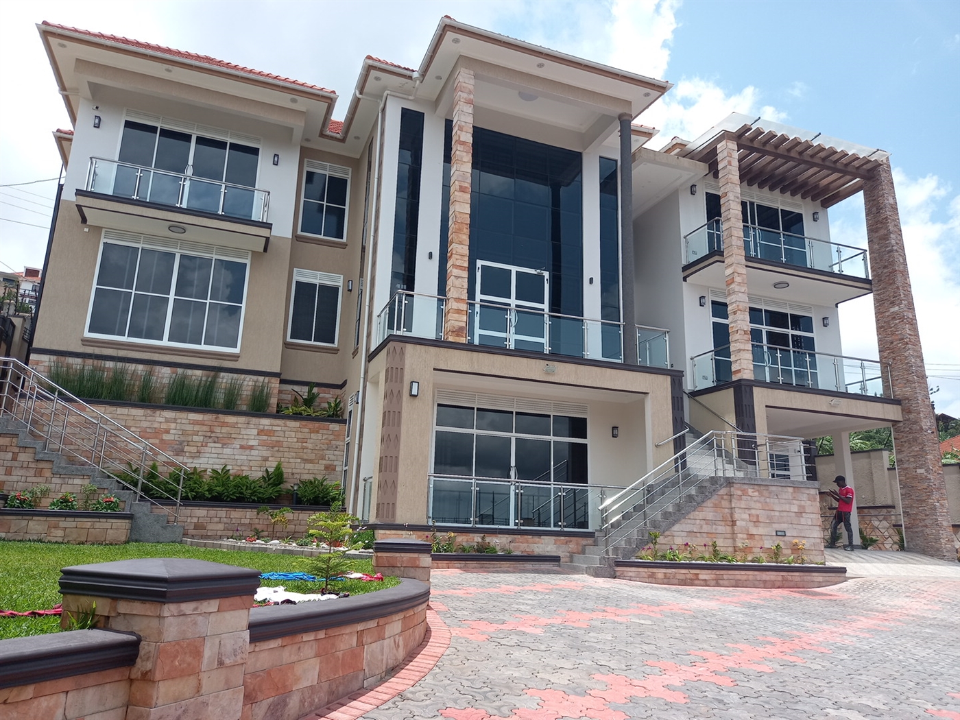 Mansion for sale in Lubowa Wakiso