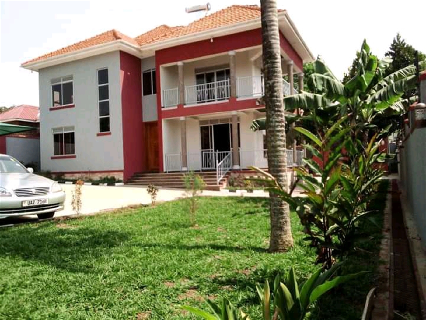 Mansion for sale in Kitende Wakiso