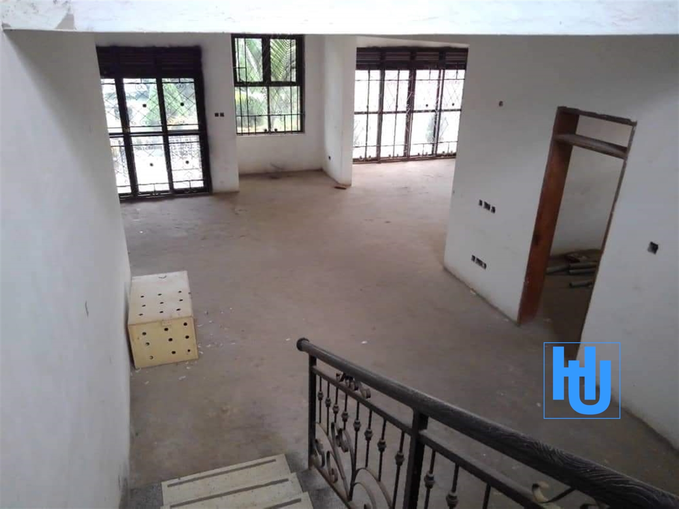 Mansion for sale in Kira Wakiso