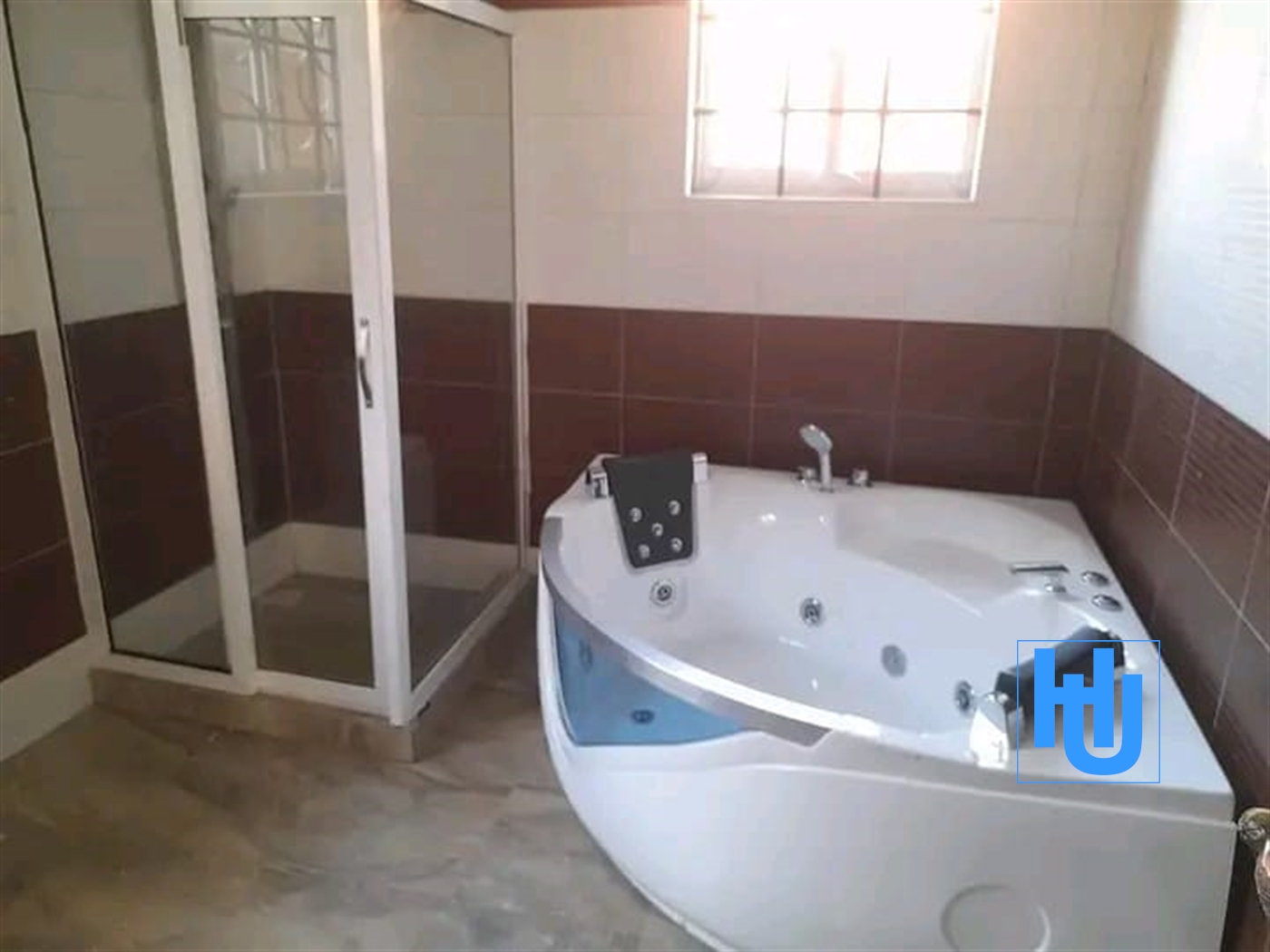 Mansion for sale in Kitende Wakiso