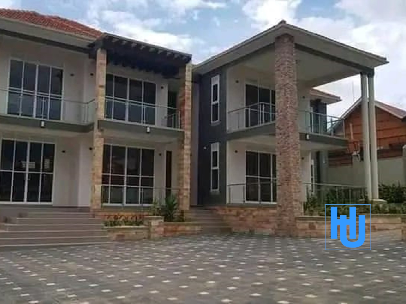 Mansion for sale in Kitende Wakiso