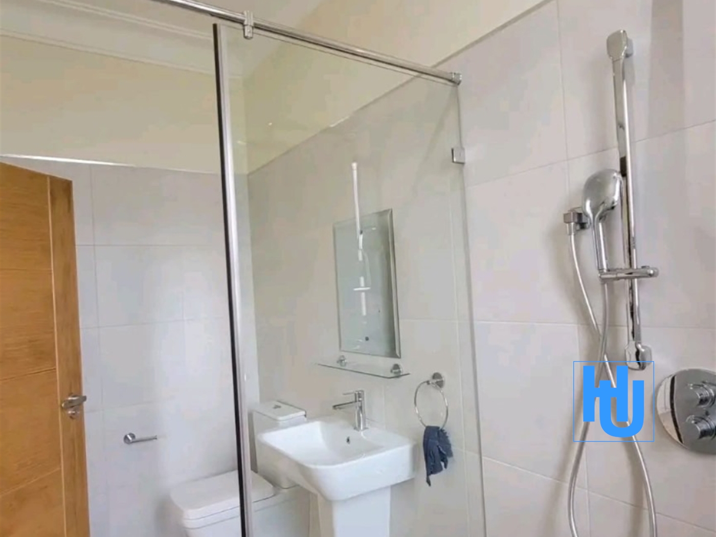 Apartment for sale in Bugoloobi Kampala