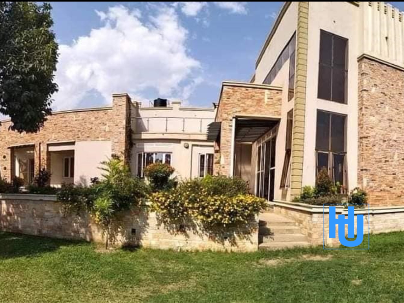 Mansion for sale in Kisaasi Kampala