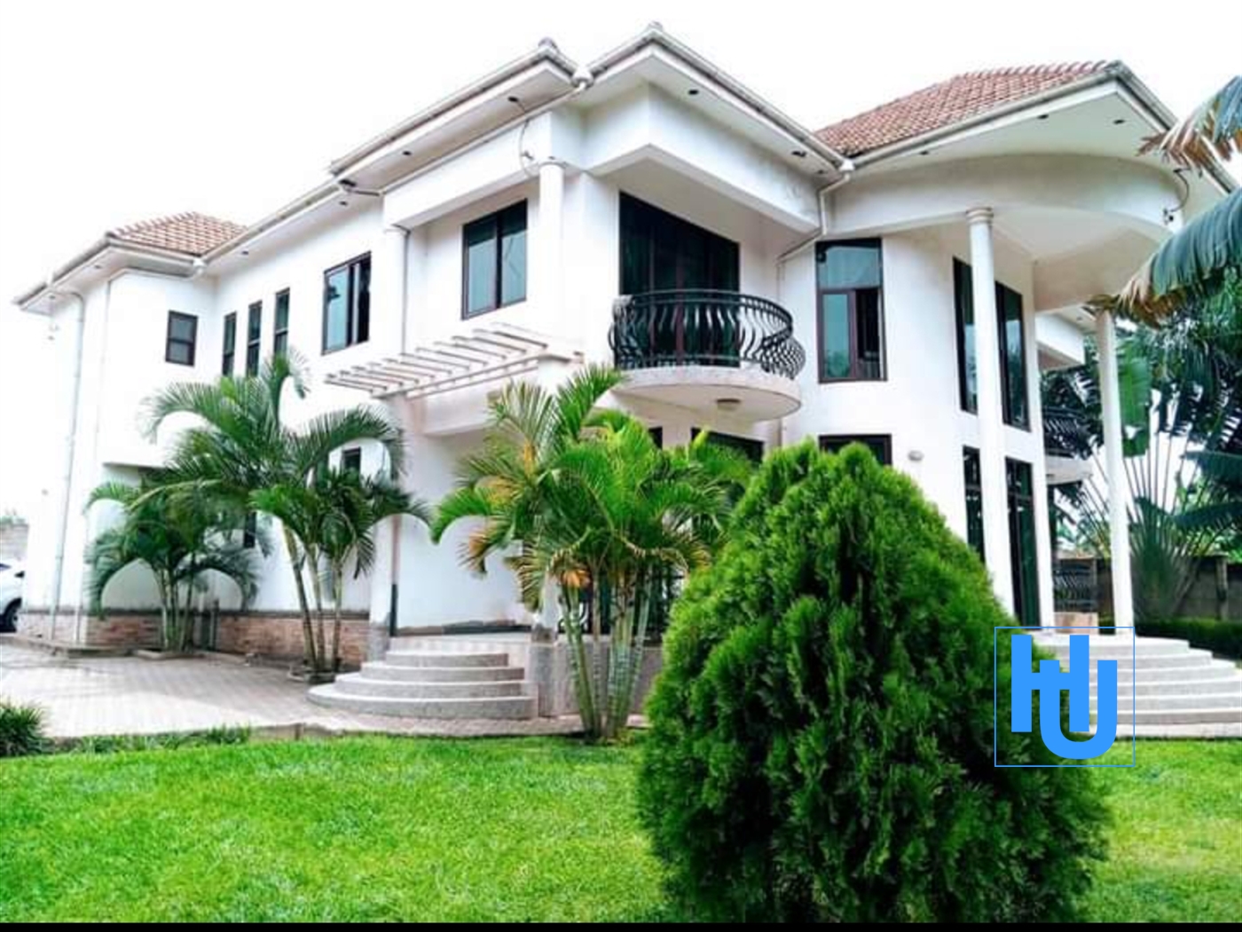 Mansion for sale in Kira Wakiso