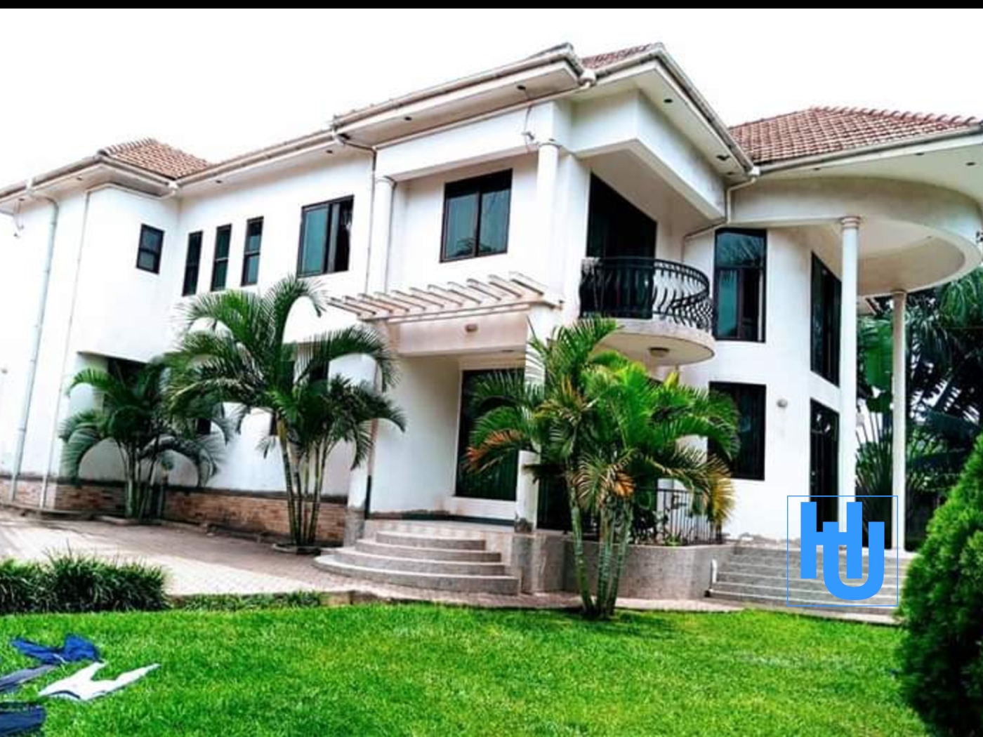 Mansion for sale in Kira Wakiso