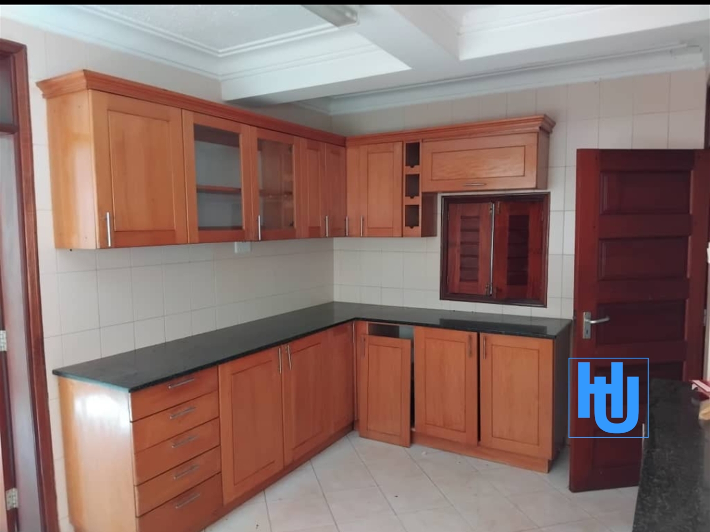 Mansion for sale in Lubowa Wakiso