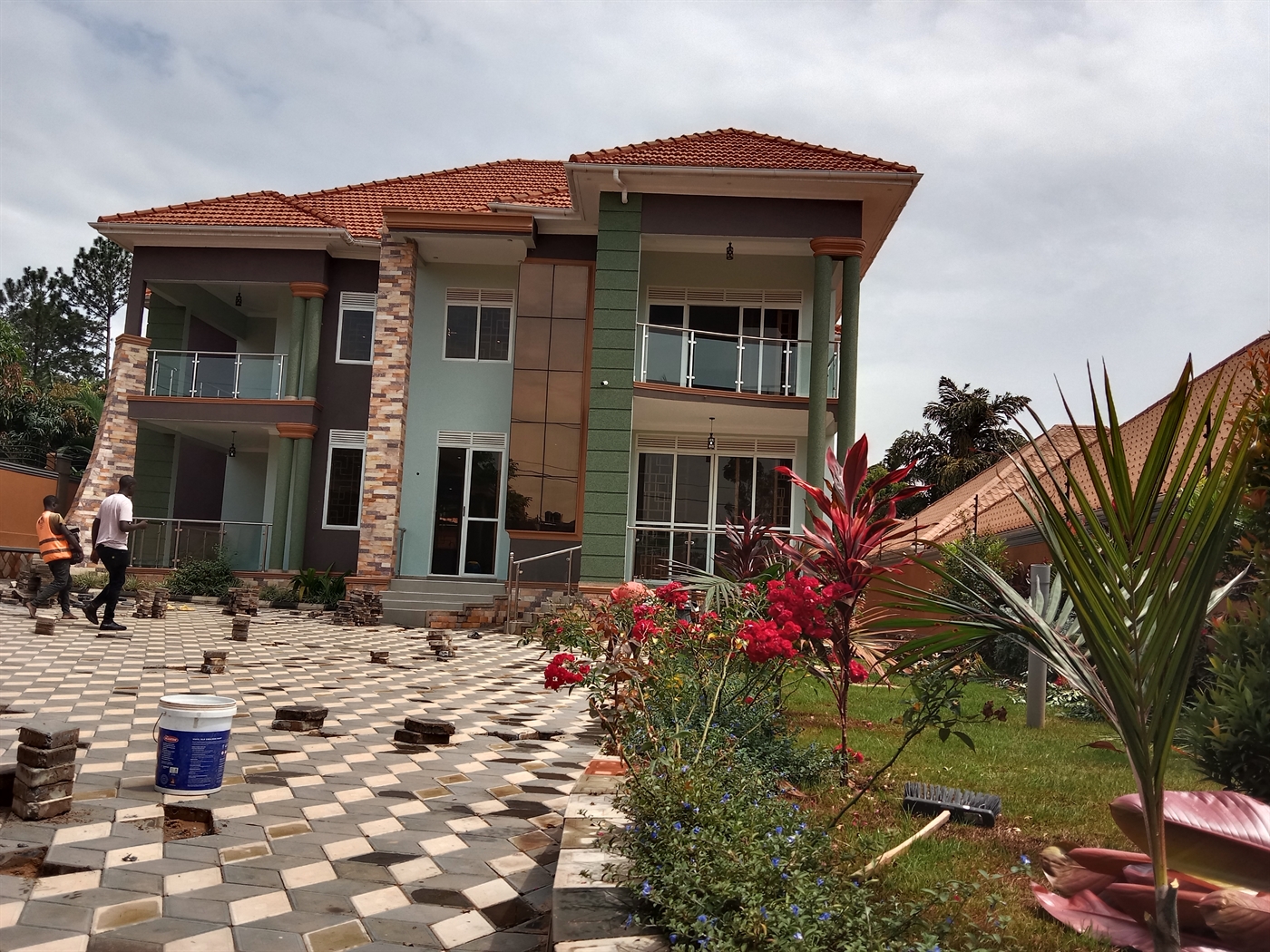 Mansion for sale in Kira Wakiso