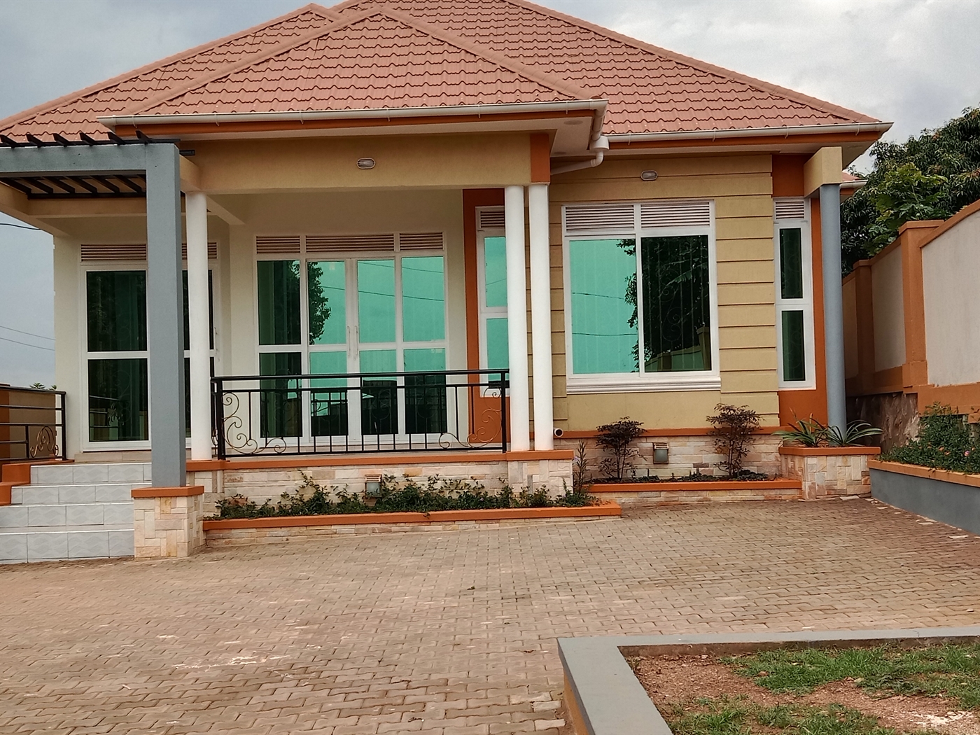 Bungalow for sale in Kitende Wakiso