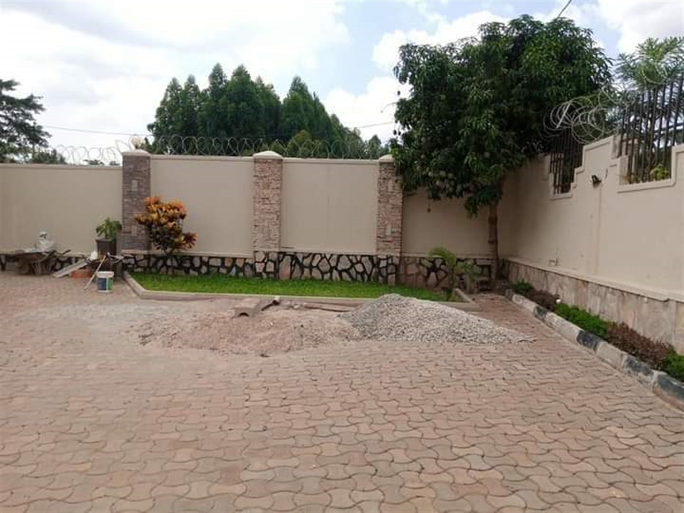 Bungalow for sale in Seeta Mukono