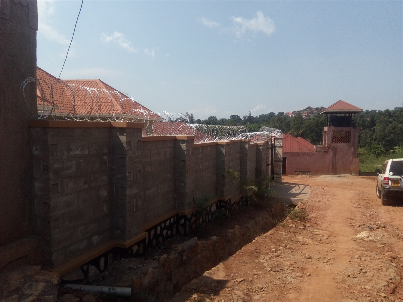 Duplex for sale in Bwebajja Wakiso