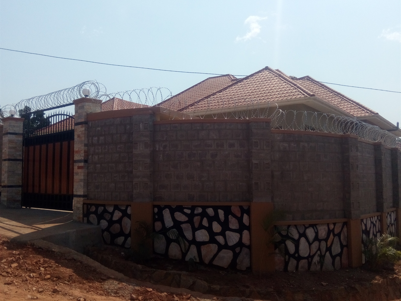 Duplex for sale in Bwebajja Wakiso