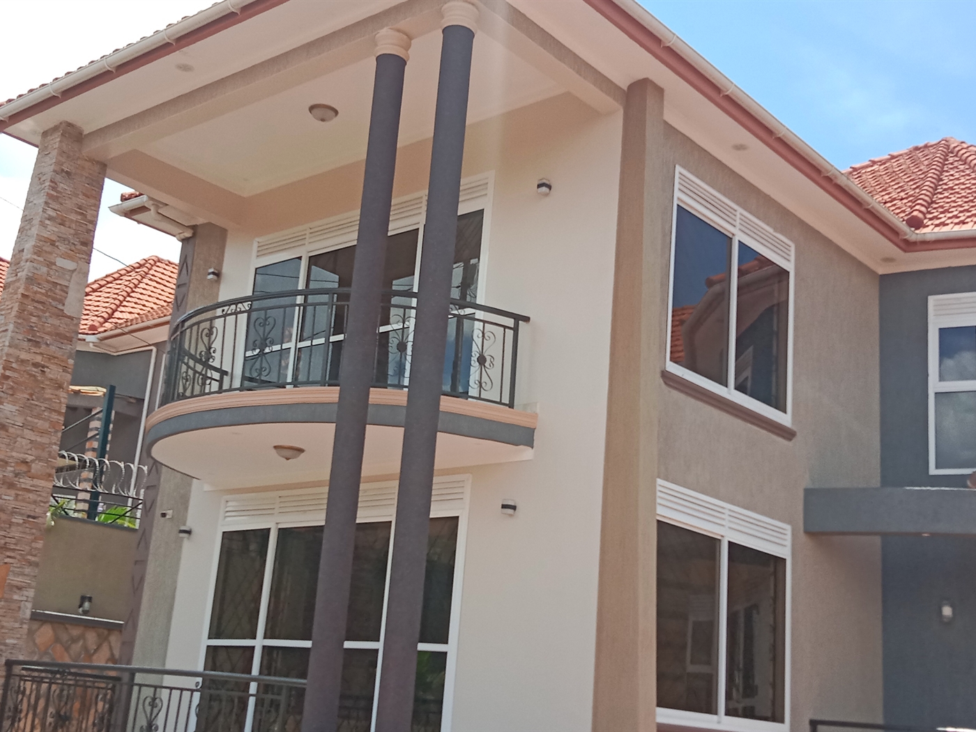 Mansion for sale in Akright Wakiso