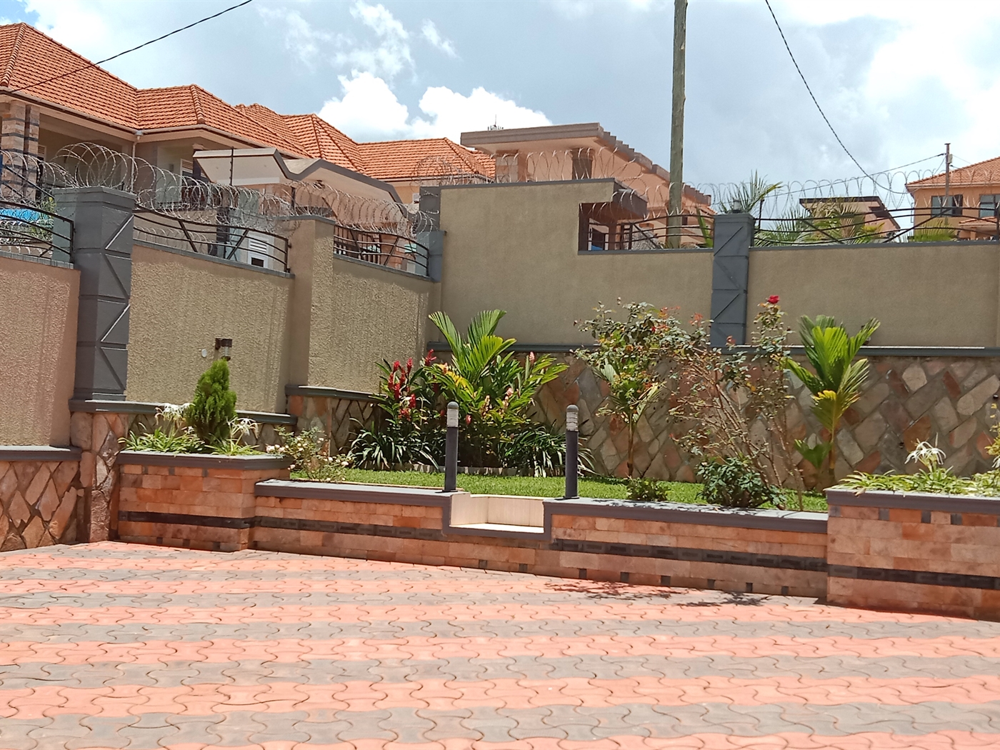 Mansion for sale in Akright Wakiso