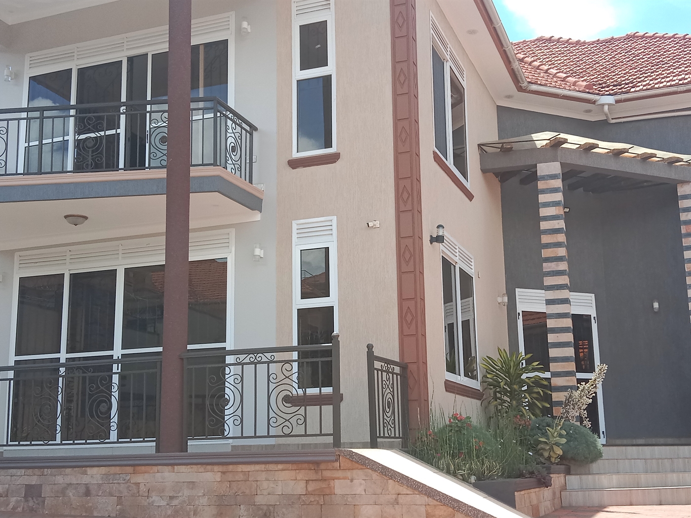 Storeyed house for sale in Akright Wakiso