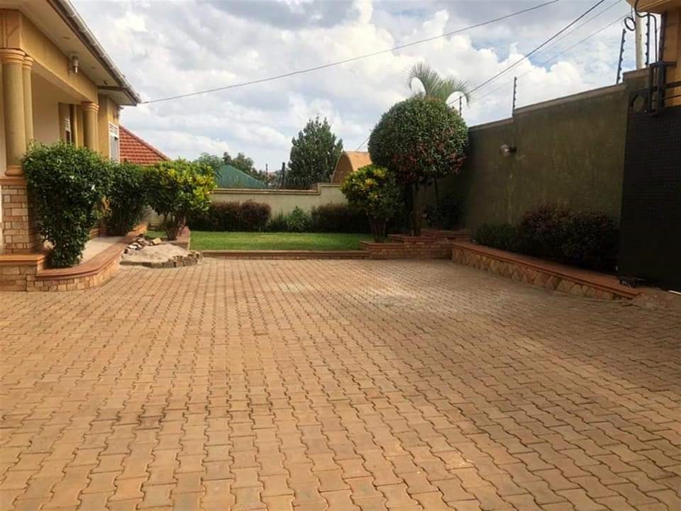 Bungalow for sale in Kira Wakiso