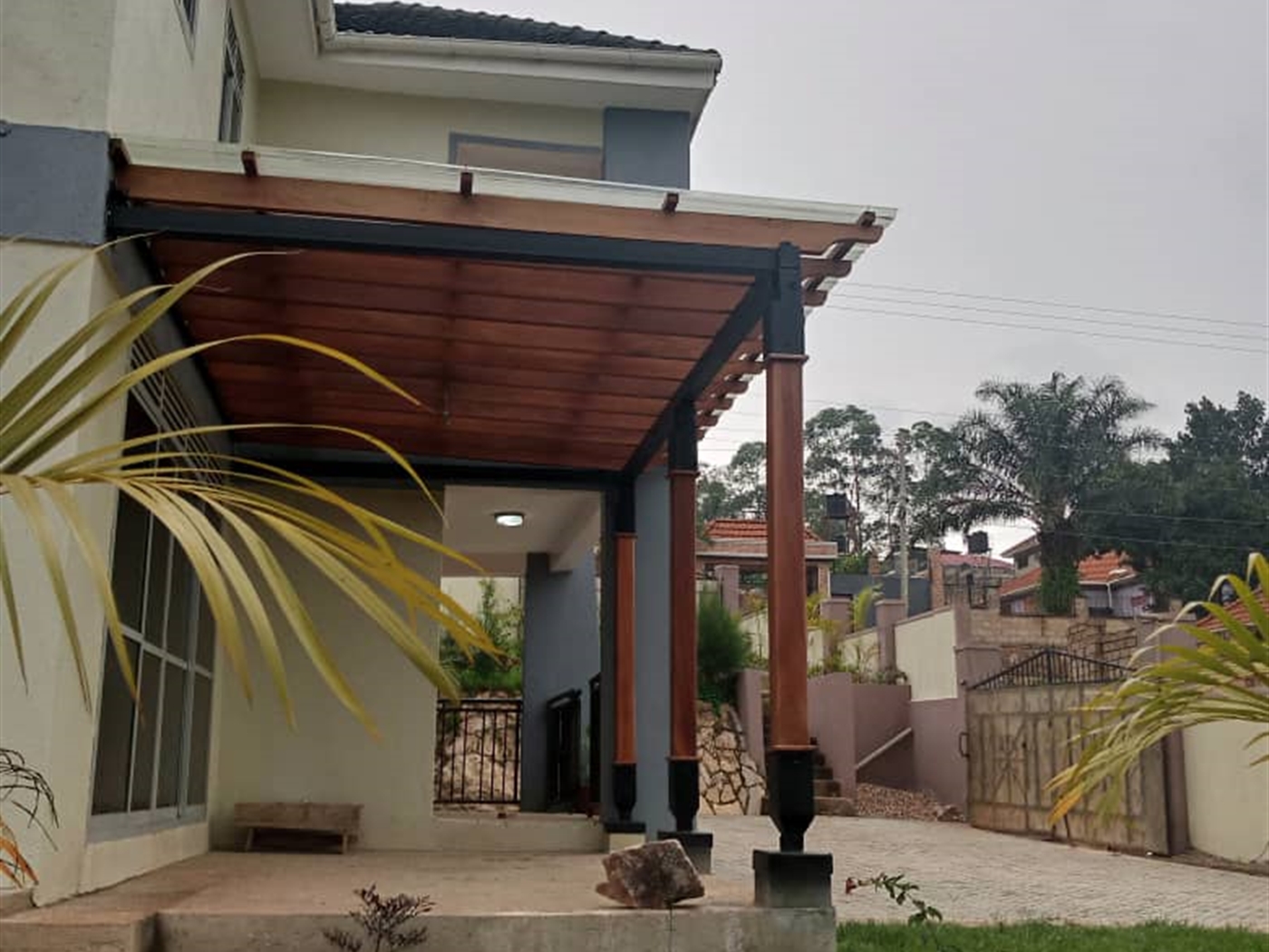 Storeyed house for sale in Bwebajja Wakiso