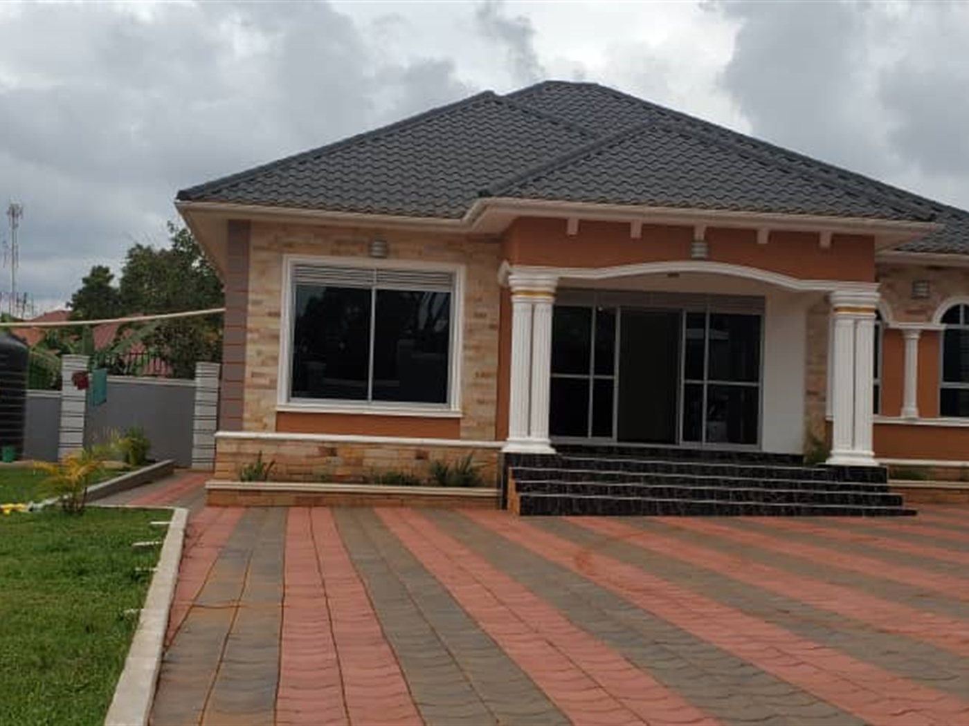 Bungalow for sale in Kitende Wakiso