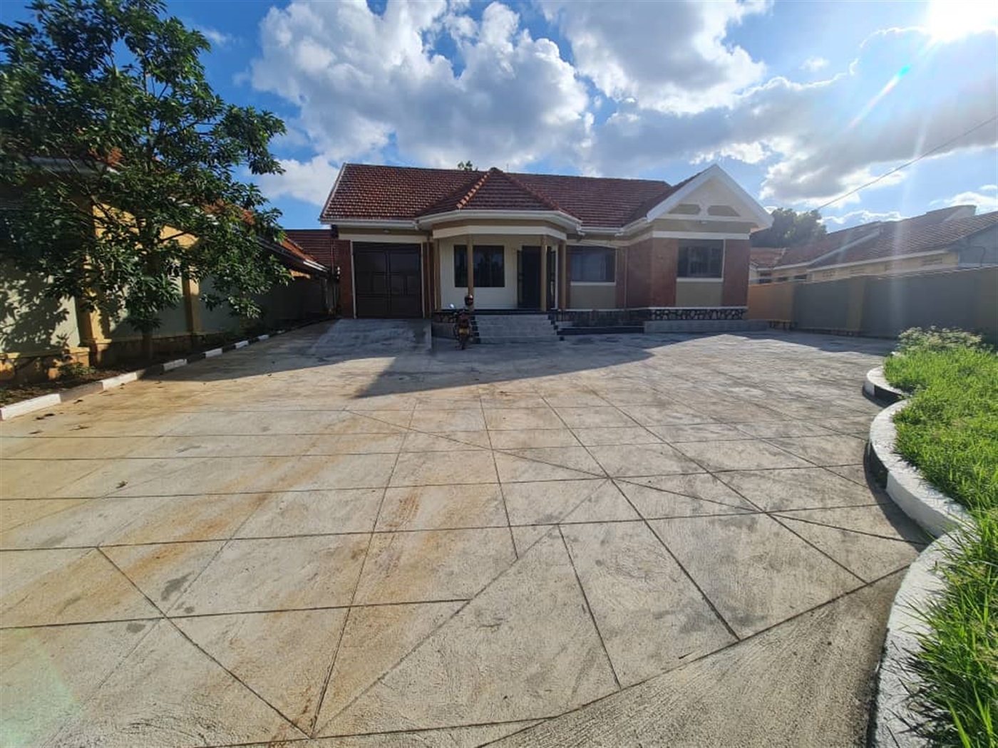 Bungalow for sale in Akright Wakiso