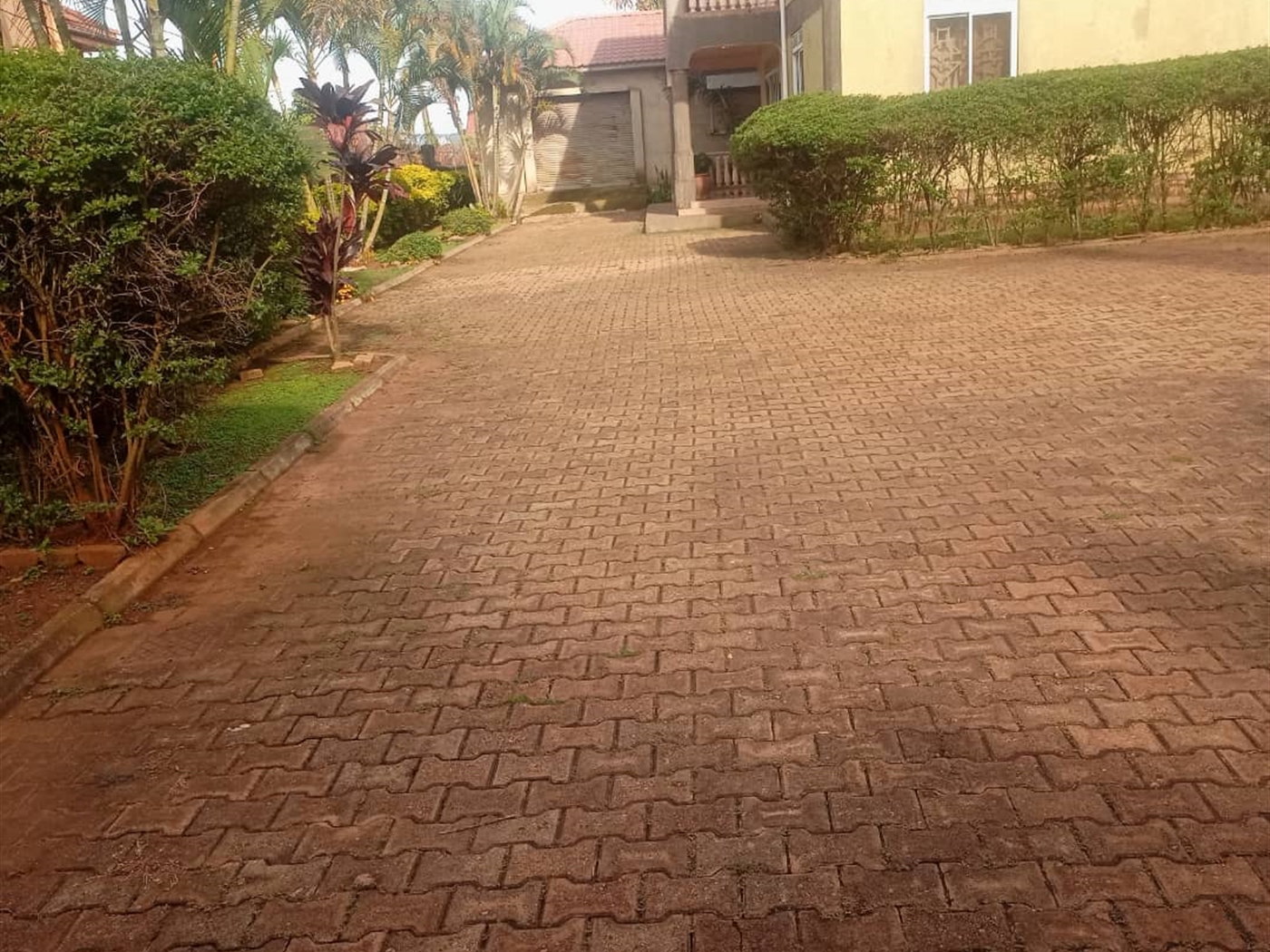 Storeyed house for sale in Bunamwaaya Wakiso