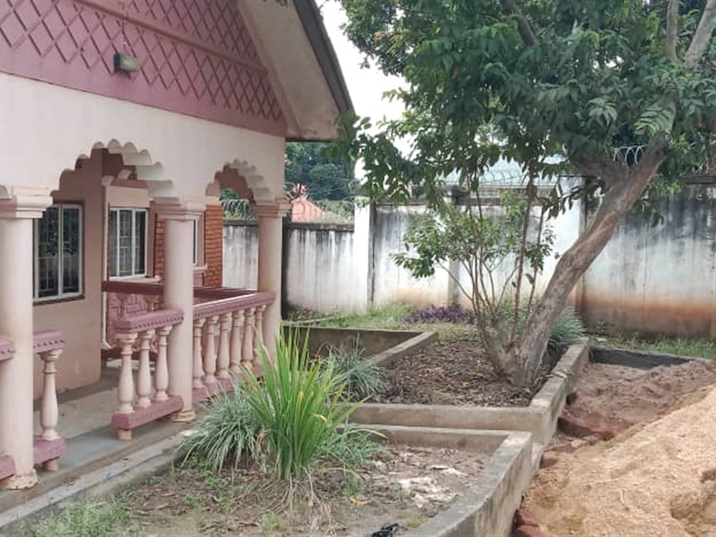 Bungalow for sale in Kiwaatule Kampala