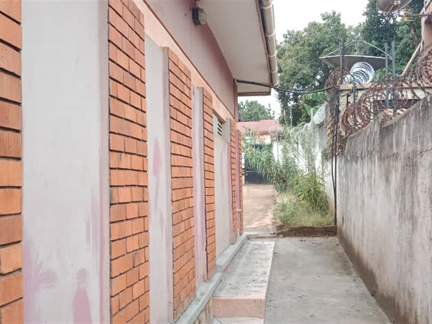 Bungalow for sale in Kiwaatule Kampala