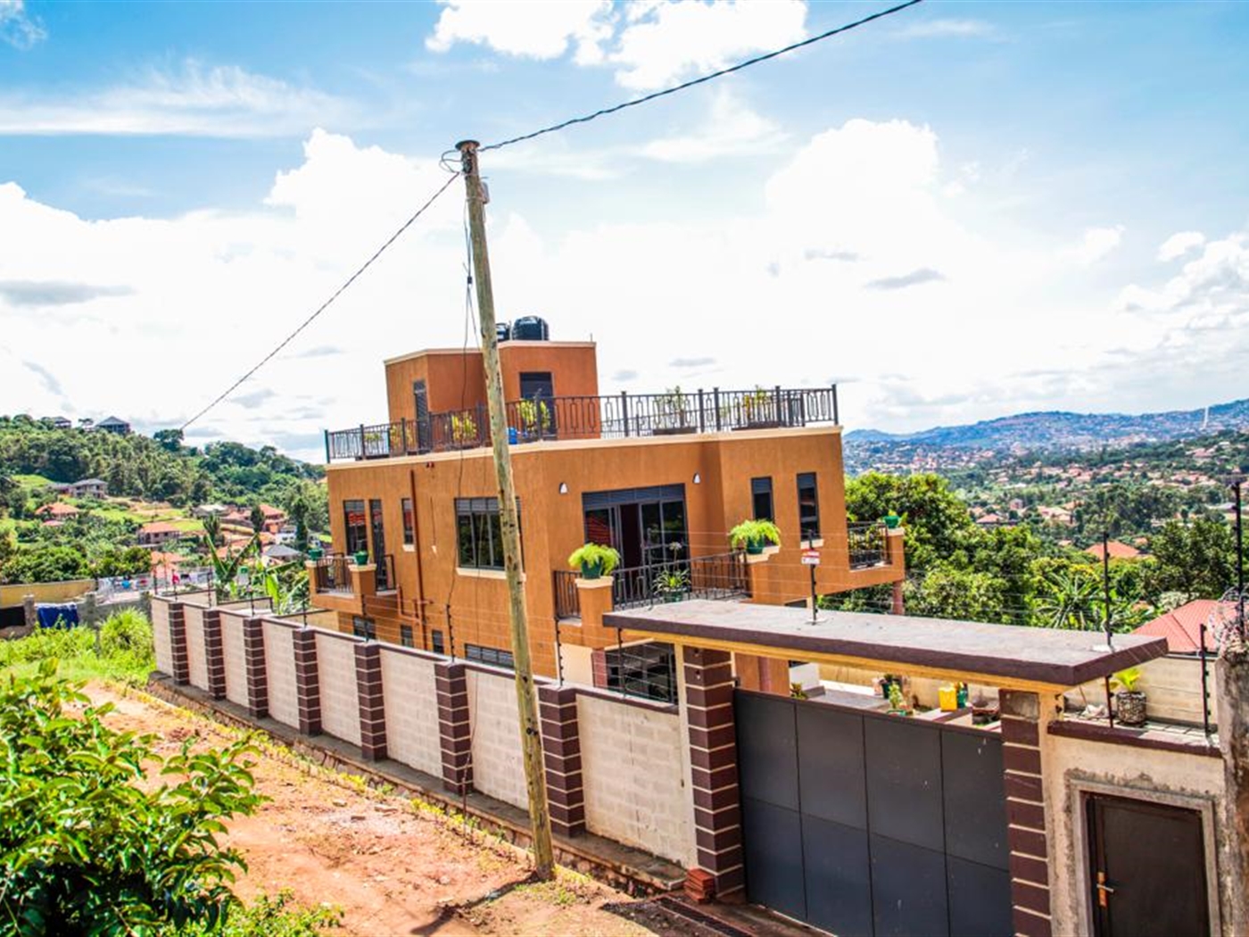 Storeyed house for sale in Bwebajja Wakiso