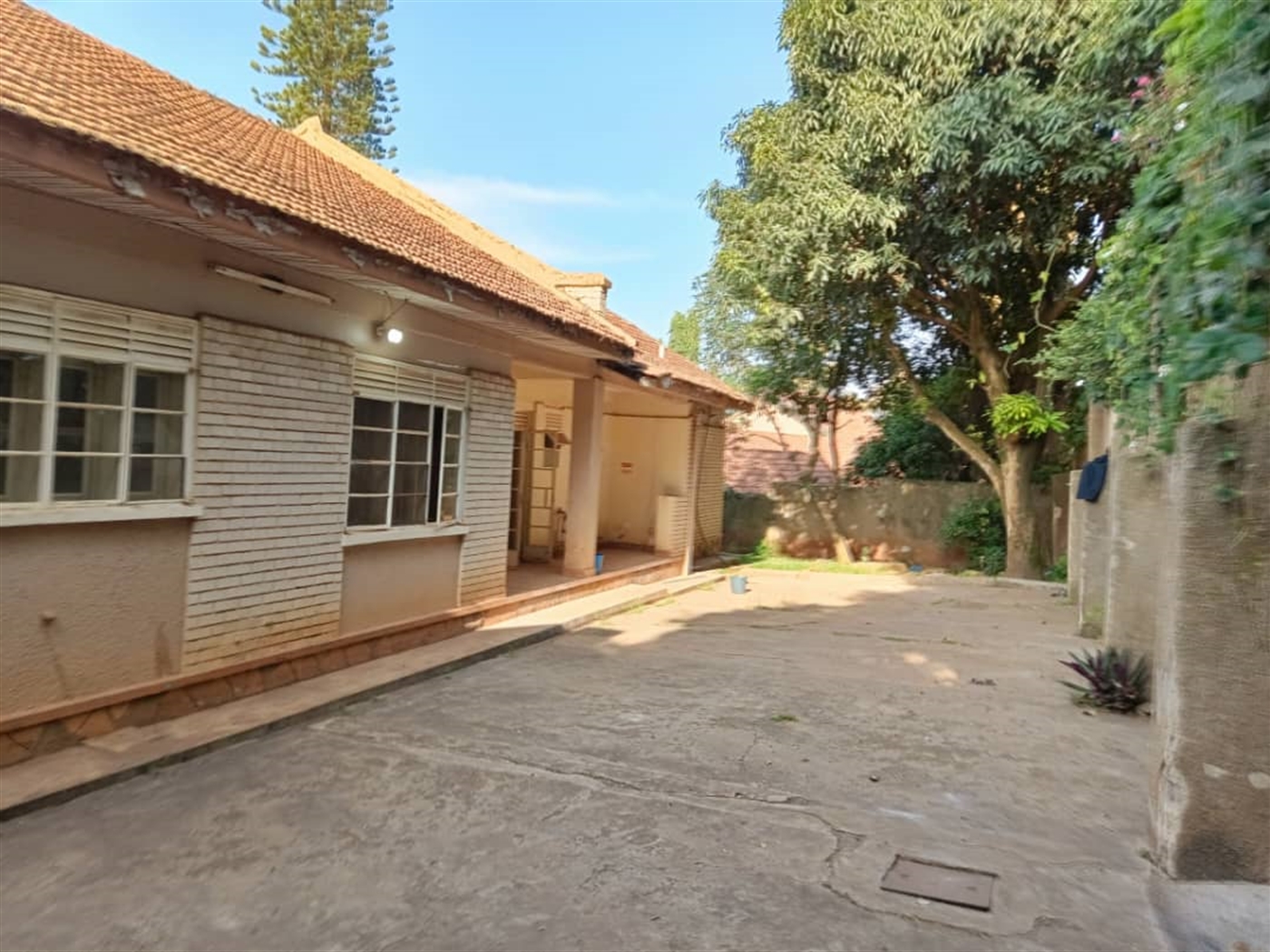 Bungalow for sale in Naguru Kampala