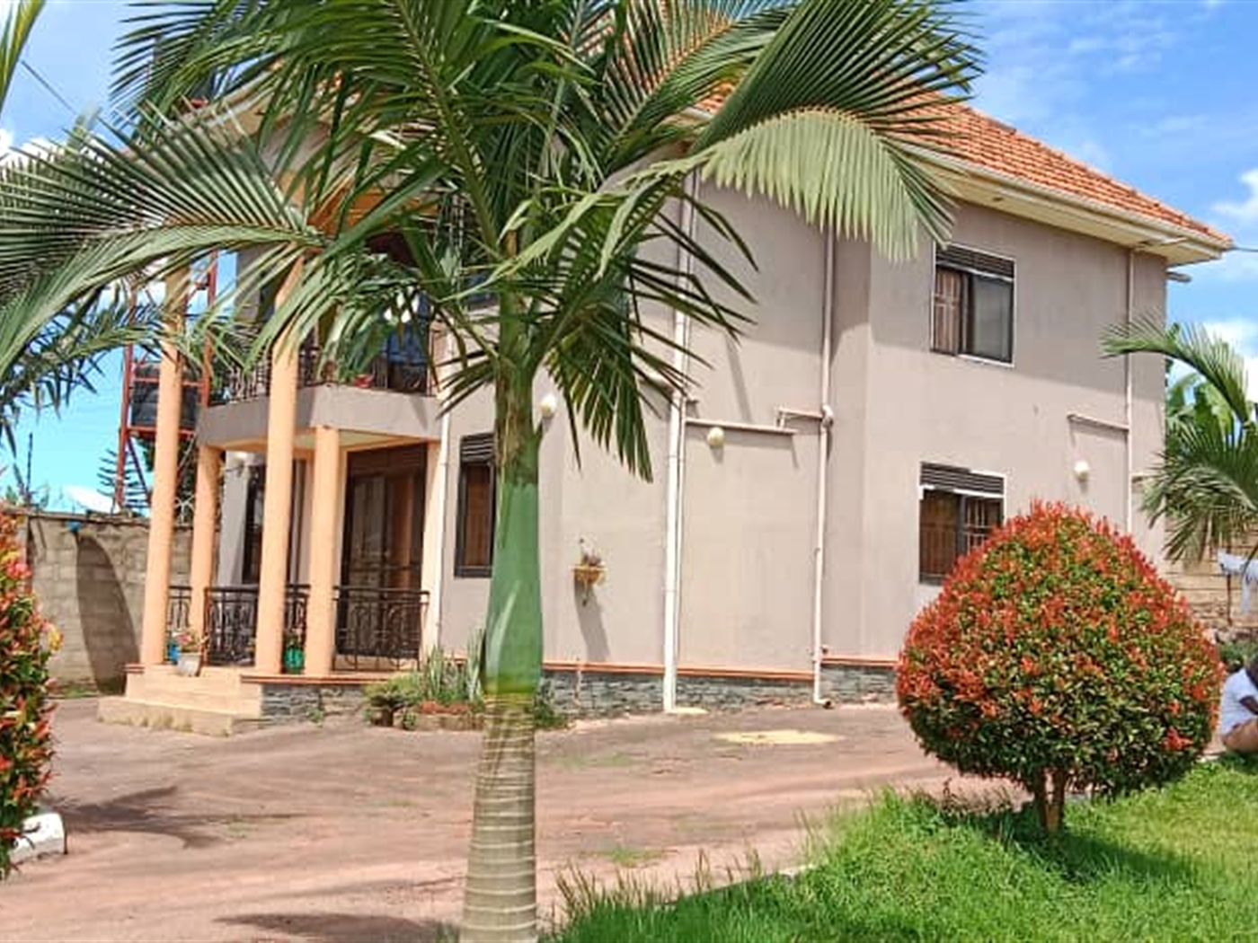 Storeyed house for sale in Ssekiwunga Wakiso