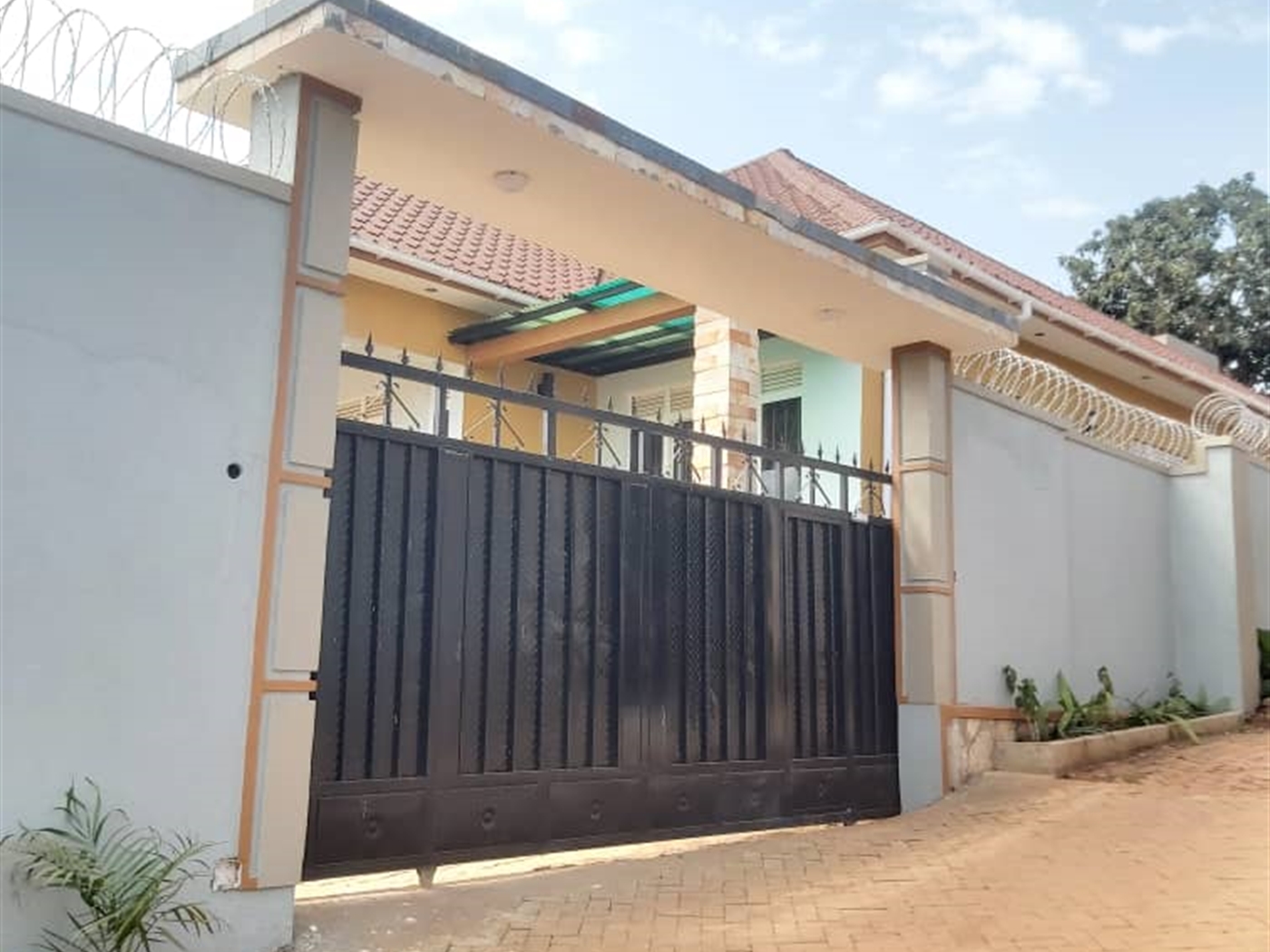 Bungalow for sale in Kitende Wakiso