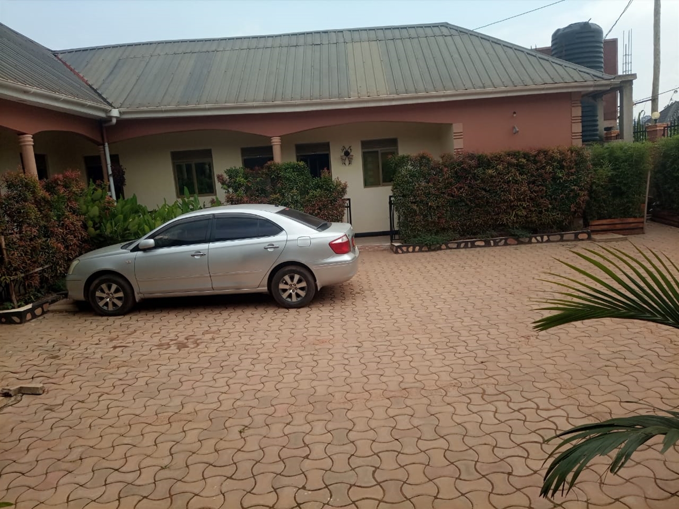 Guest house for sale in Nansana Wakiso