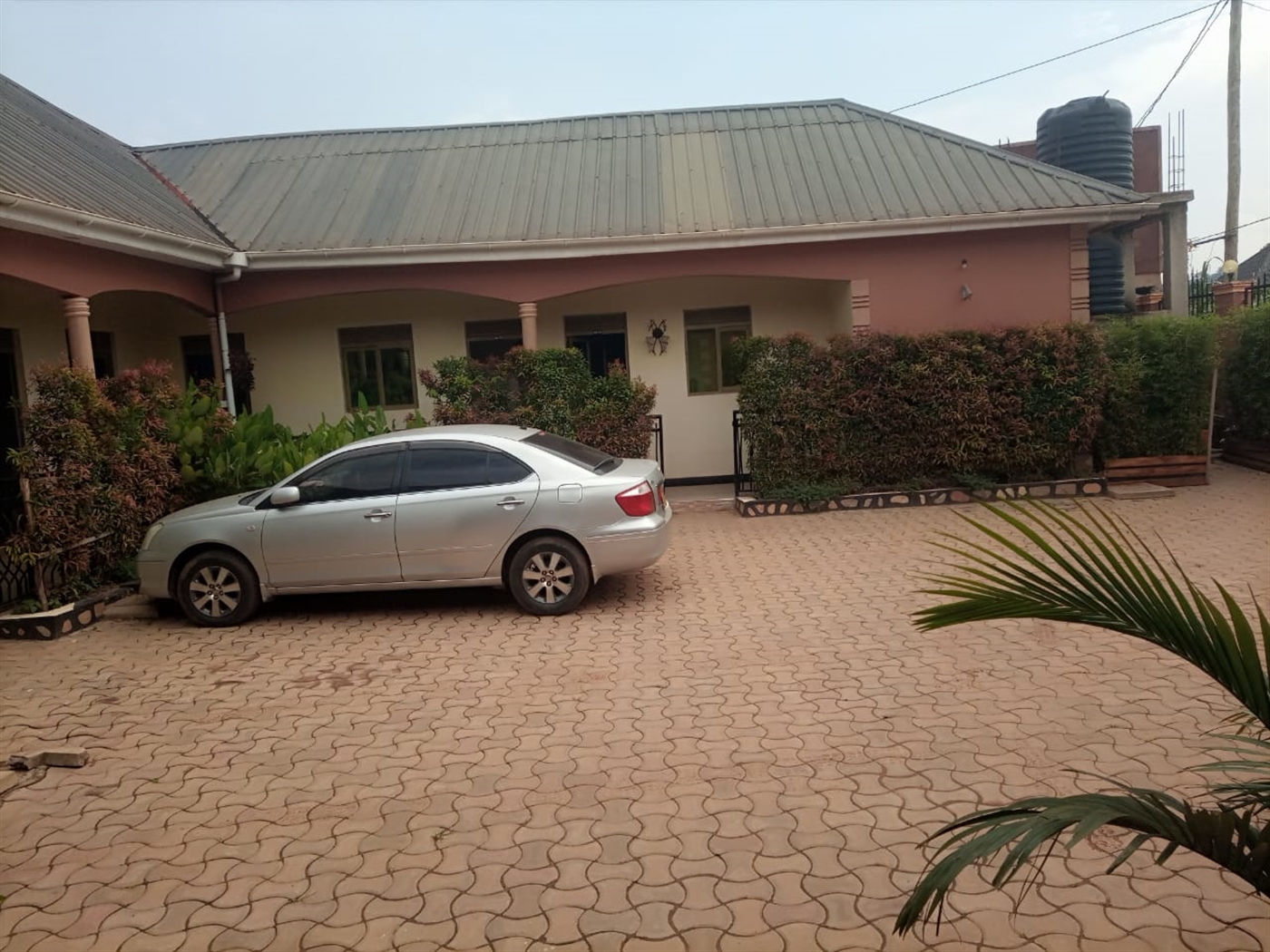 Guest house for sale in Nansana Wakiso