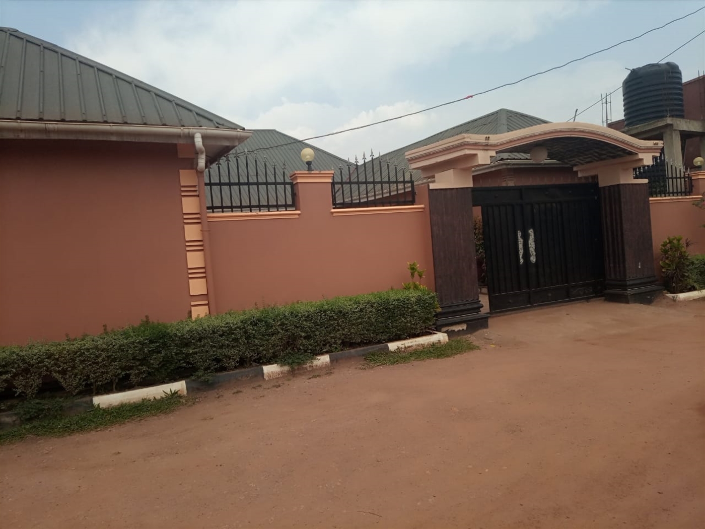 Guest house for sale in Nansana Wakiso