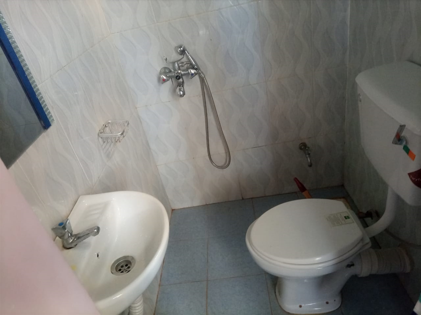 Guest house for sale in Nansana Wakiso