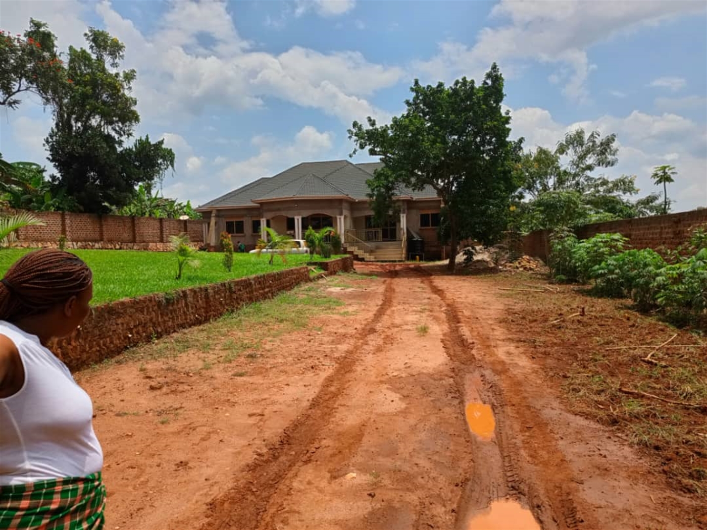 Mansion for sale in Banda Wakiso