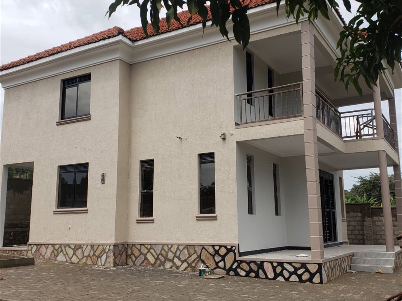 Storeyed house for sale in Kitovu Wakiso