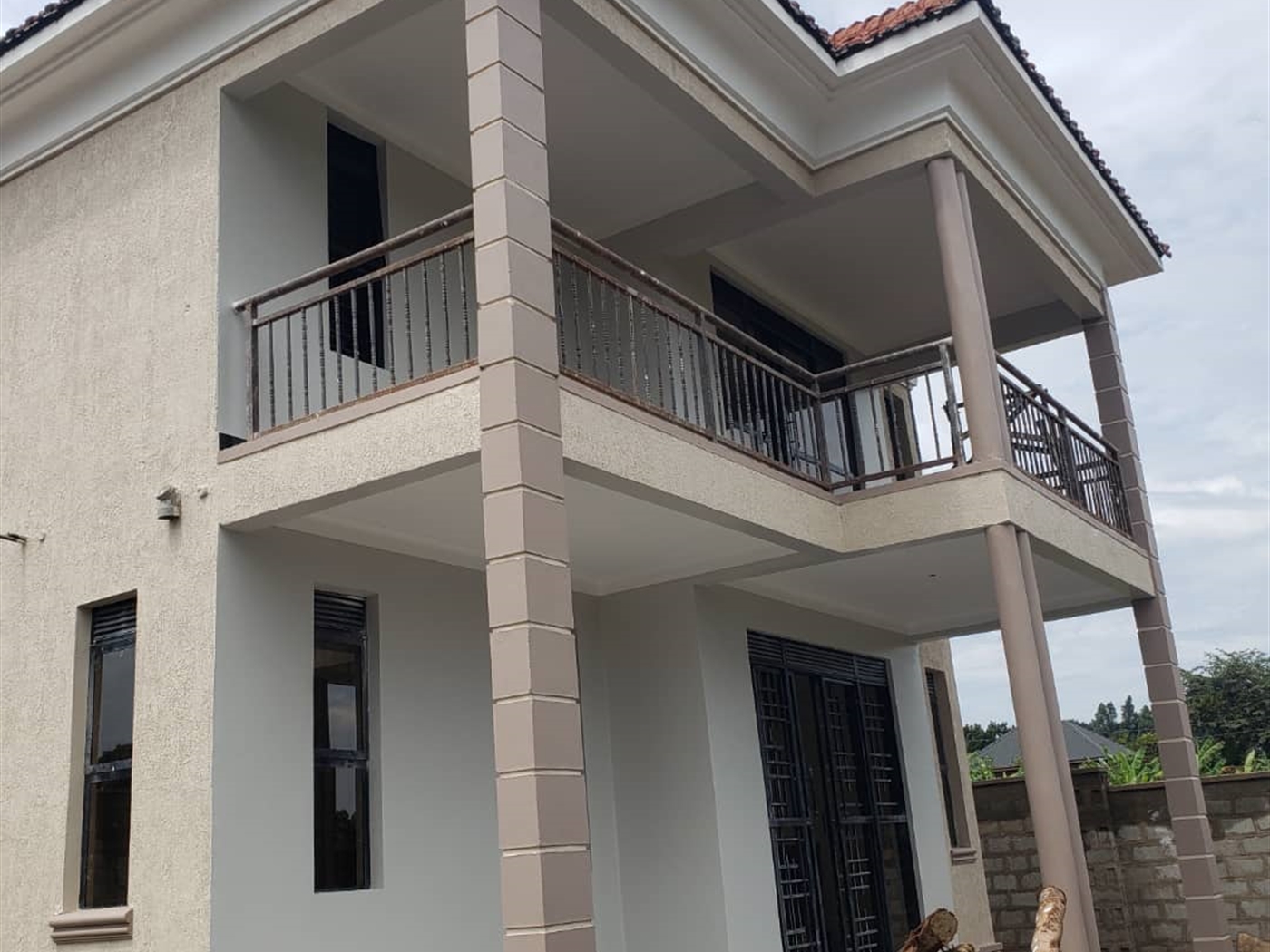 Storeyed house for sale in Kitovu Wakiso