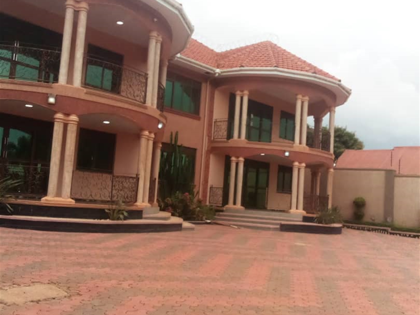 Storeyed house for sale in Kyengela Wakiso