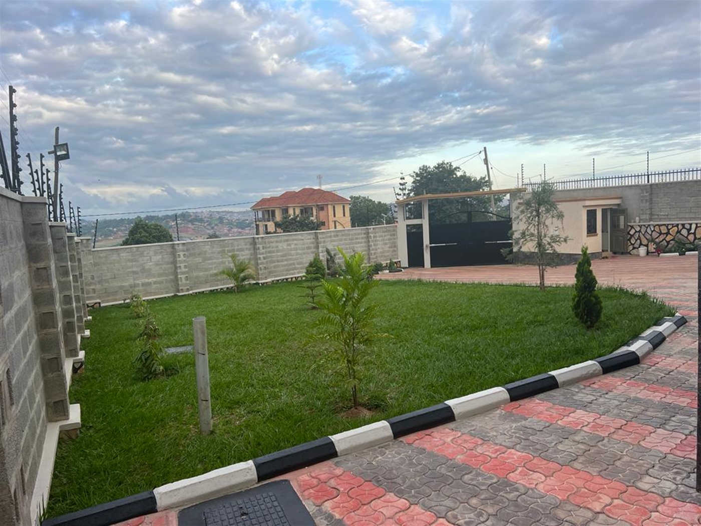 Storeyed house for sale in Munyonyo Kampala