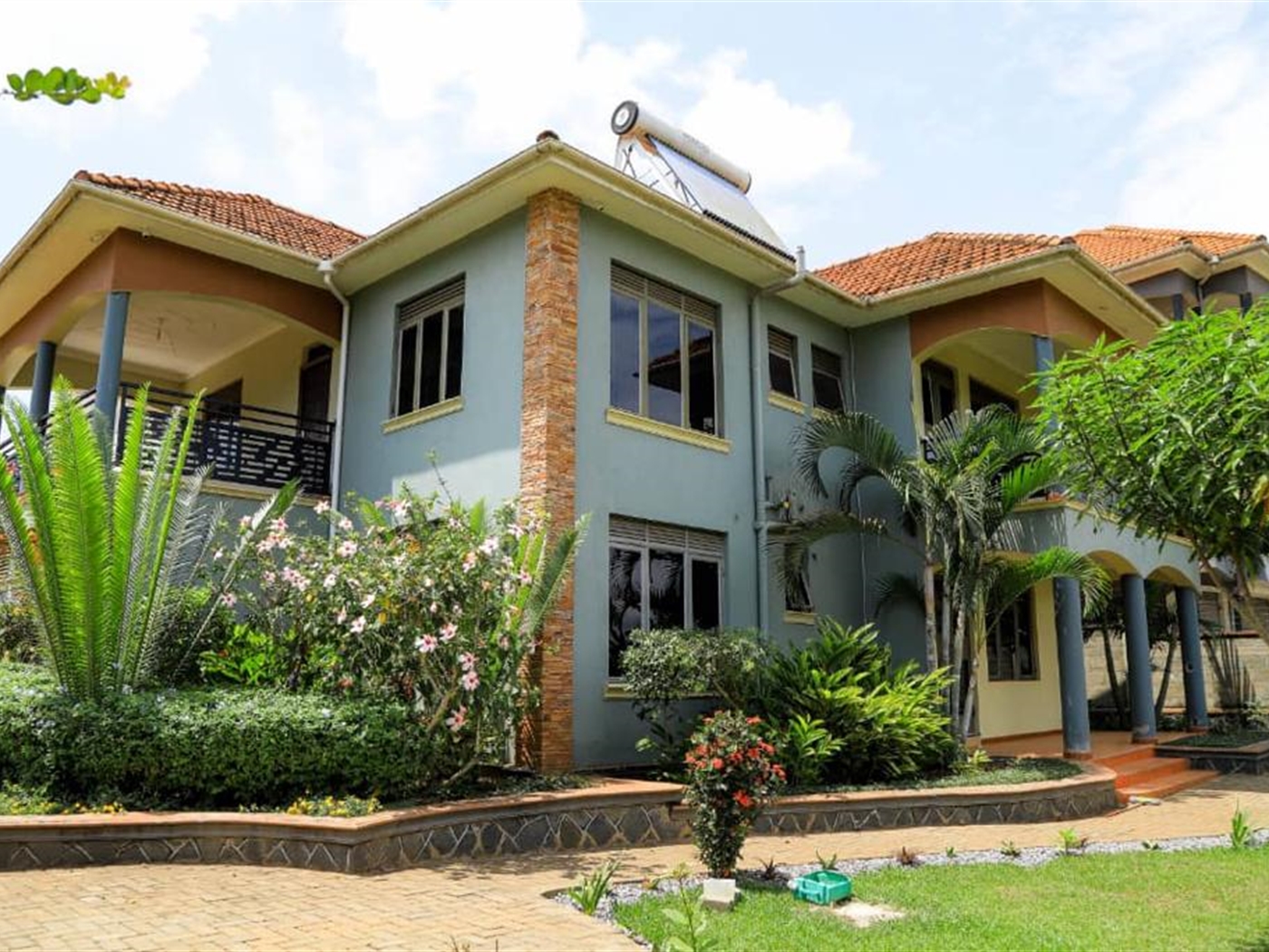 Storeyed house for sale in Lubowa Wakiso