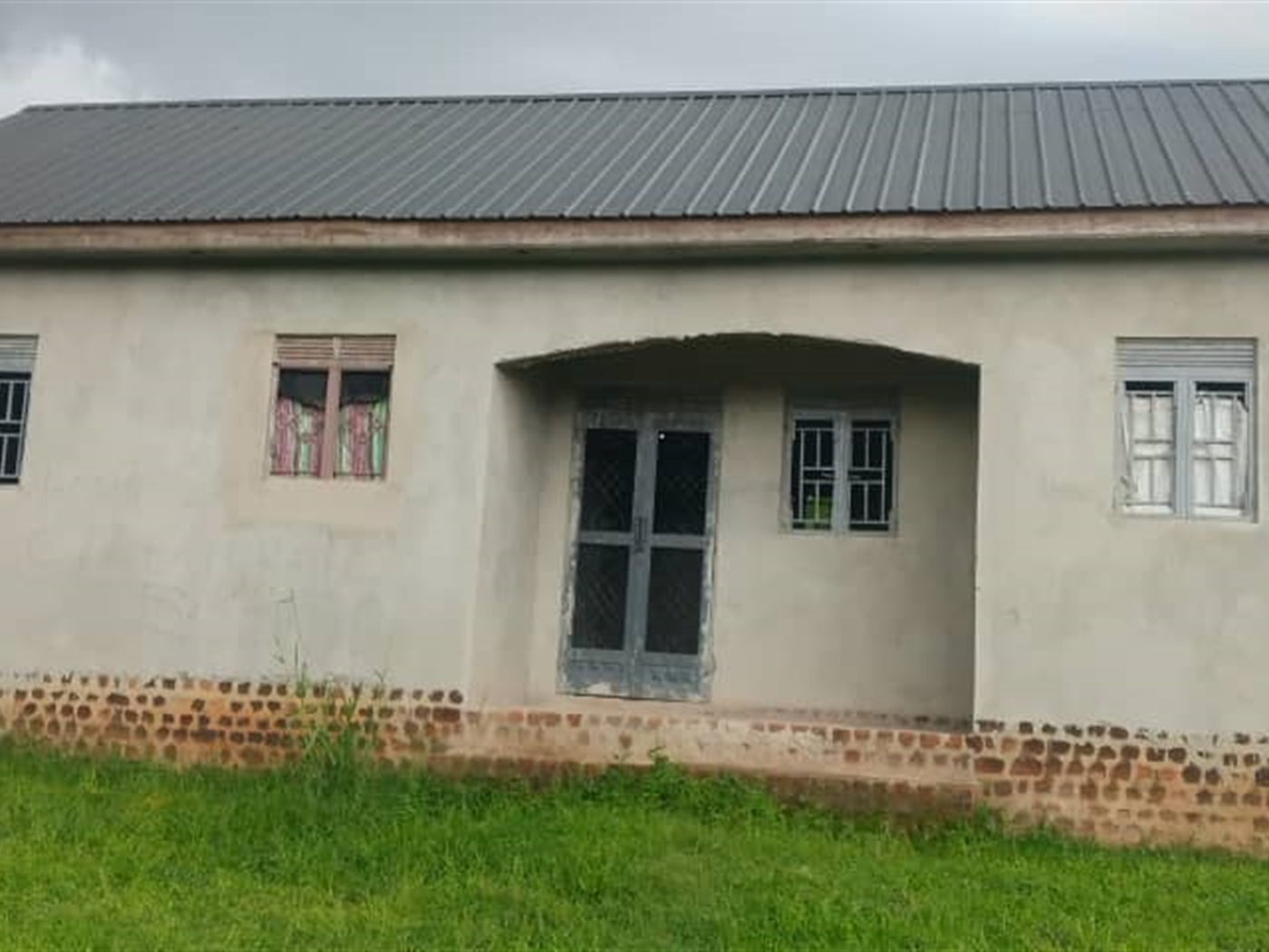 Bungalow for sale in Kisawira Mukono