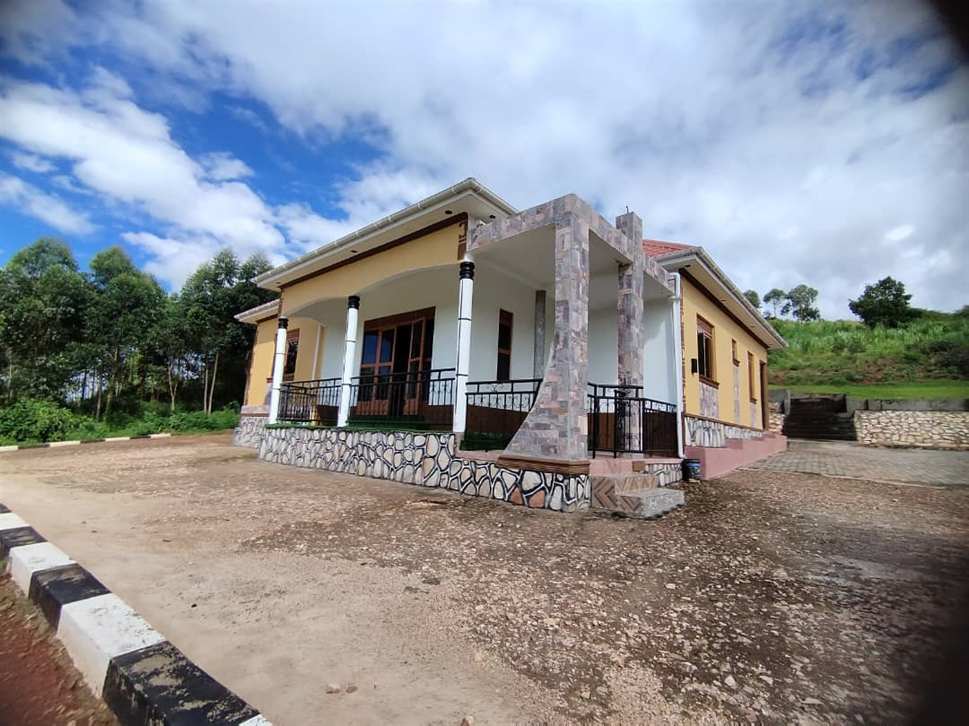 Bungalow for sale in Kamuvobe Mityana