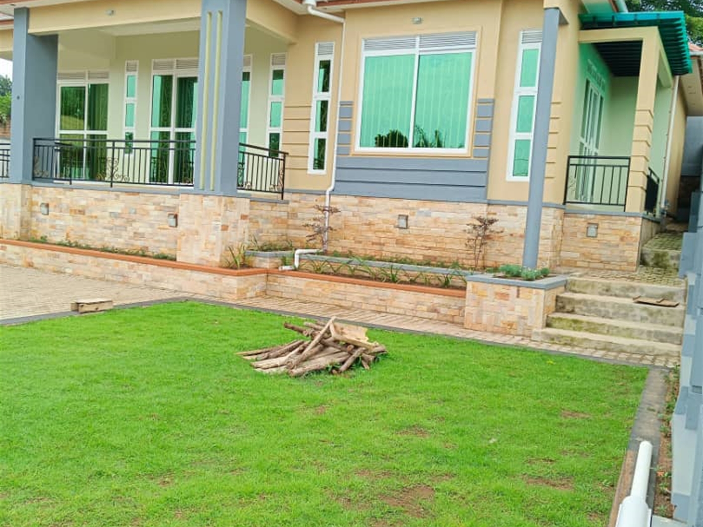 Bungalow for sale in Kitende Wakiso