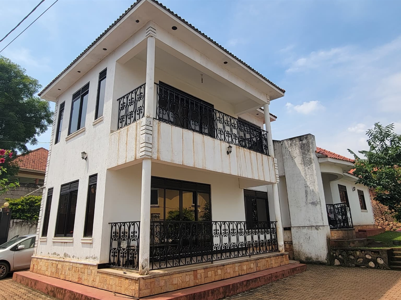 Storeyed house for sale in Najjera Wakiso