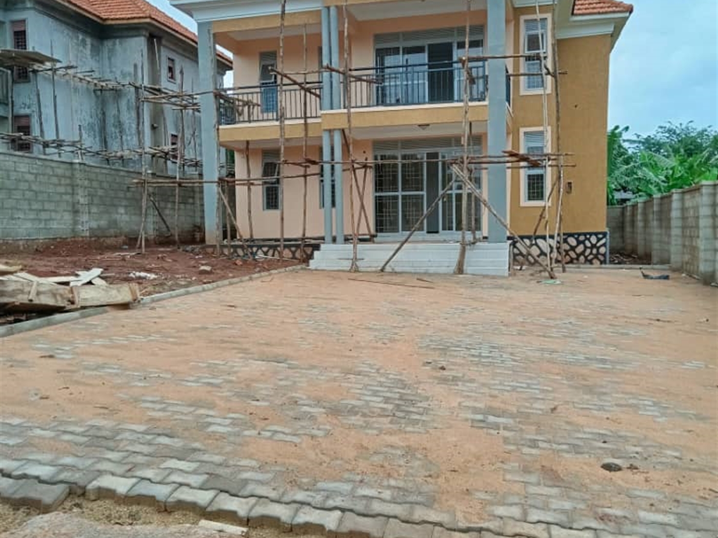 Storeyed house for sale in Kitende Wakiso