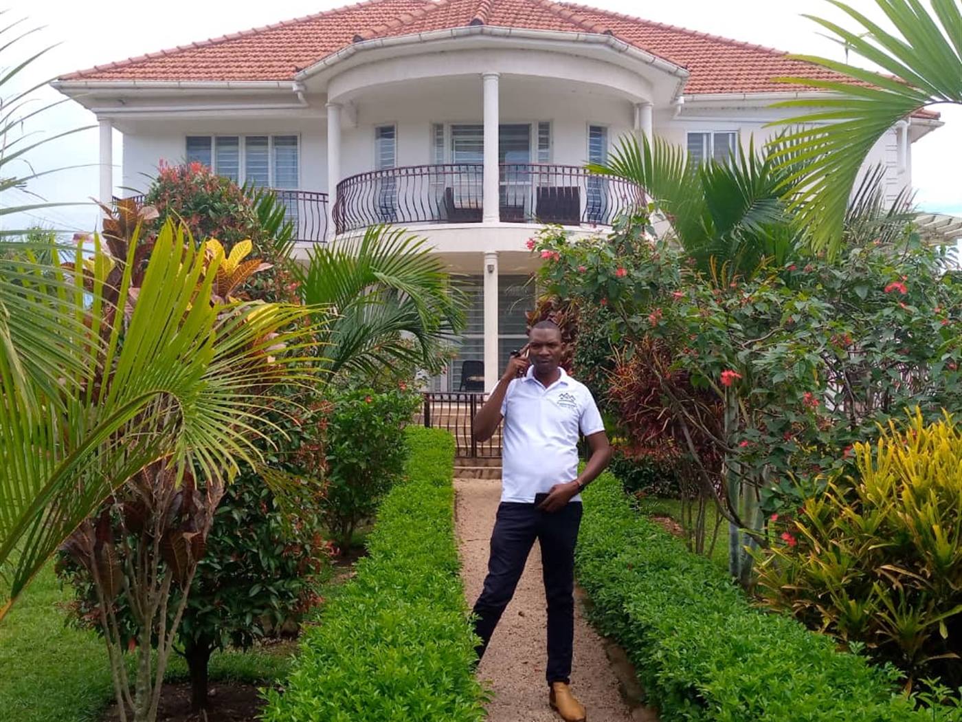 Mansion for sale in Garuga Wakiso