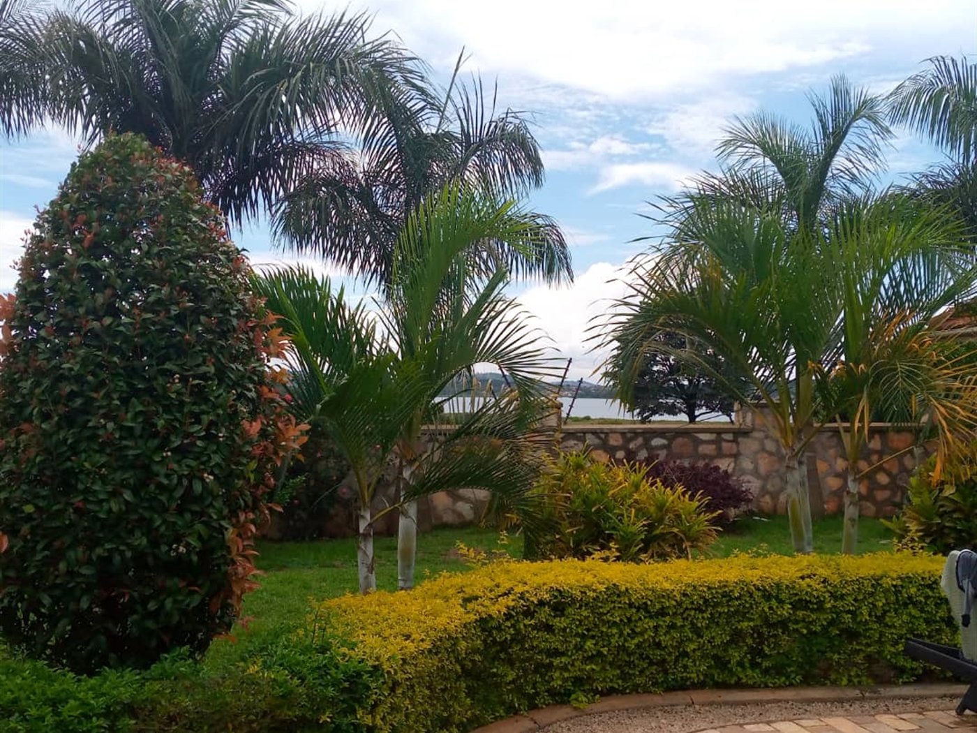 Mansion for sale in Garuga Wakiso