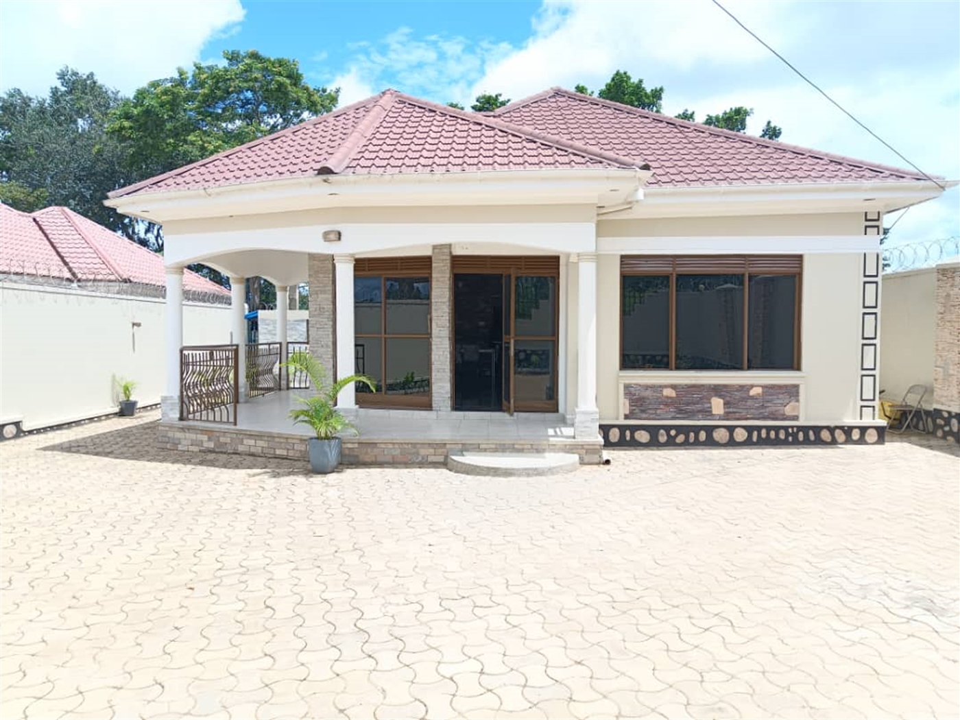 Bungalow for sale in Kirowooza Mukono