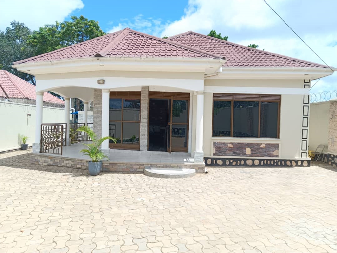 Bungalow for sale in Kirowooza Mukono