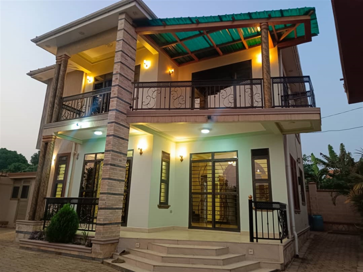 Storeyed house for sale in Ssekiwuga Wakiso